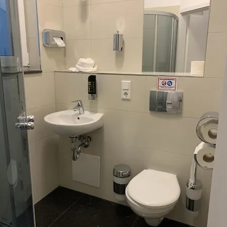 Lovely Studio West 6 *